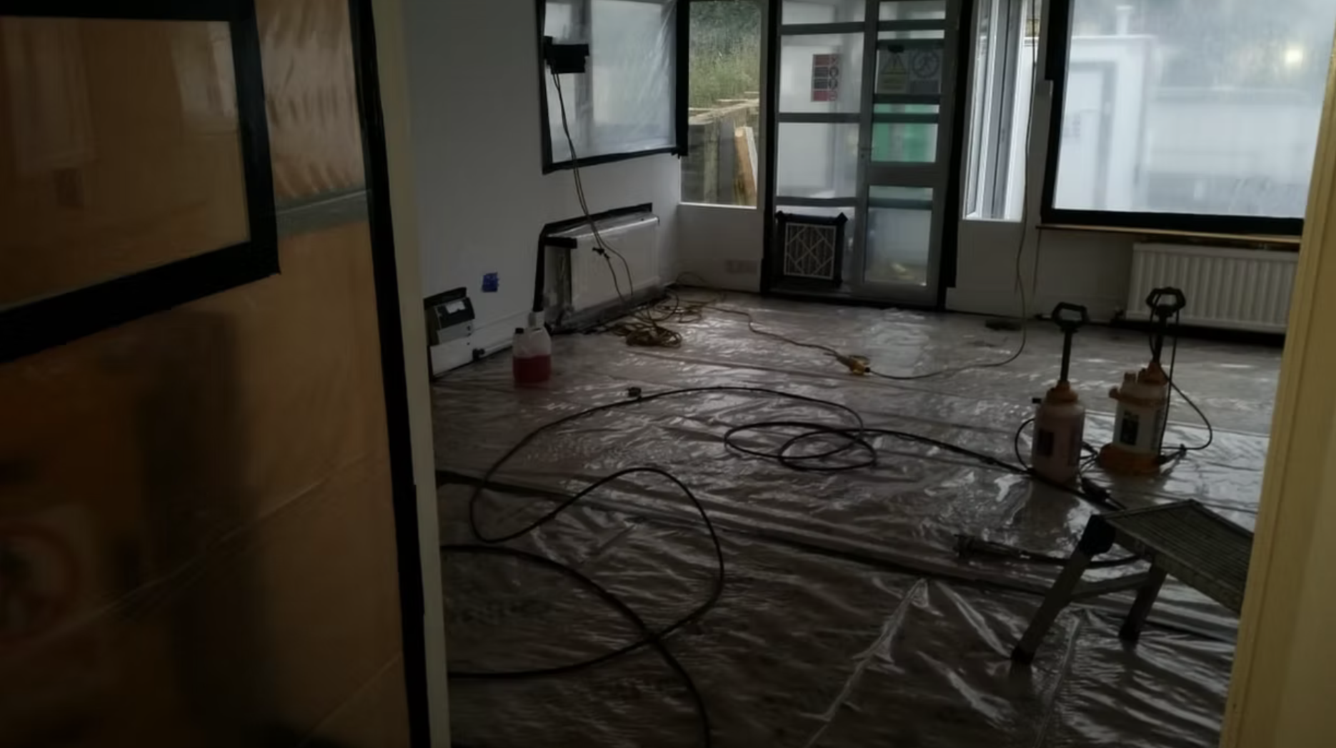 Asbestos artex ceiling enclosure